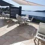 In With Seaview, Terrace, Wifi Appartement
