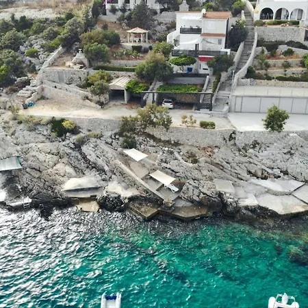 In With Seaview, Terrace, Wifi Appartement