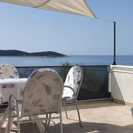 In With Seaview, Terrace, Wifi Sevid