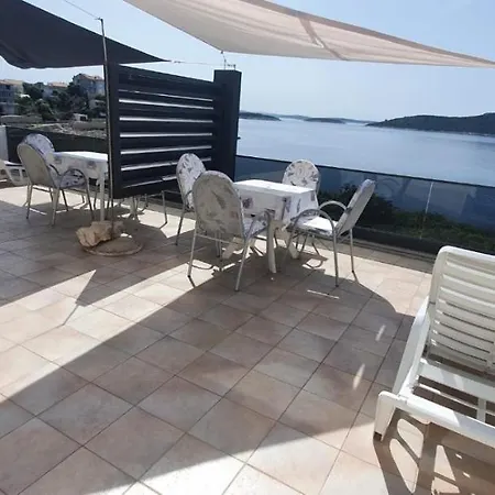 In With Seaview, Terrace, Wifi Apartmán