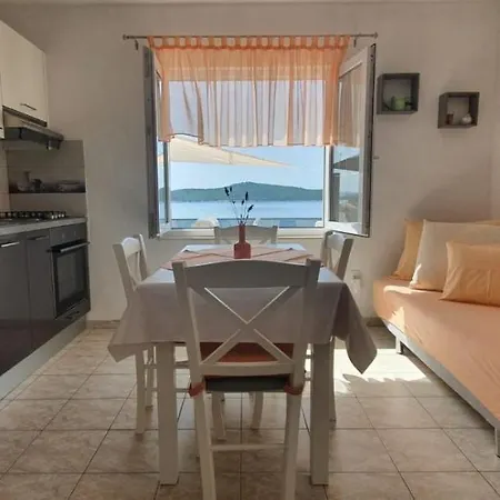 In With Seaview, Terrace, Wifi Apartmán *