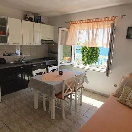 In With Seaview, Terrace, Wifi Apartmán Sevid
