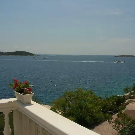 In With Seaview, Terrace, Wifi Sevid